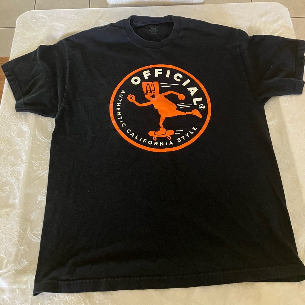 Official Crown of Laurel men’s xl Black T-Shirt with Orange Graphic